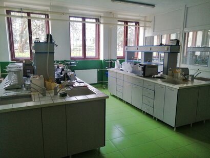 NOVÉ CHEMICKÉ LABORATÓRIUM SO ŠPIČKOVÝM VYBAVENÍM!