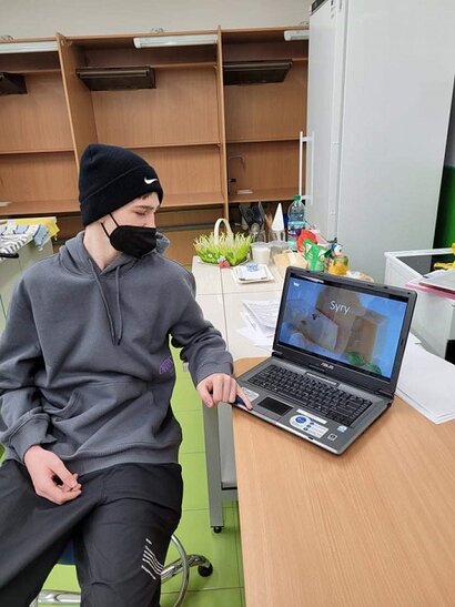 Žiaci 1.C triedy dnes realizujú senzorickú analýzu mlieka a mliečnych výrobkov.  A takto chutne to dnes vyzeralo v potravinárskom laboratóriu. 