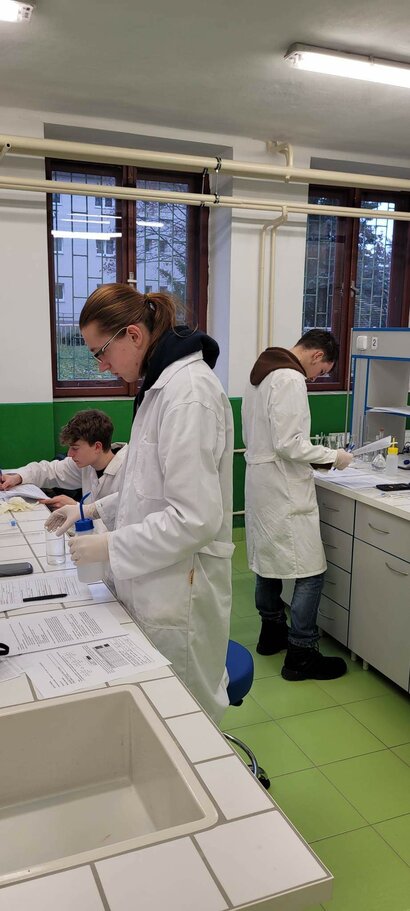 Aj tento rok sa zapájame do chemickej olympiády.