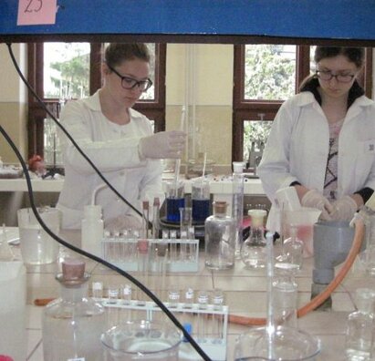 V Spojenej škole v Novákoch súťažili mladí chemici zo základných škôl