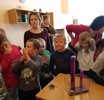 ZÁBAVNÉ  POKUSY  PRE  DETI  ZÁKLADNEJ INTERNÁTNEJ  ŠKOLY  V  PRIEVIDZI