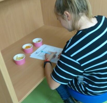 ŽIACI ZÁKLADNÝCH ŠKȎL OBJAVOVALI ČARO CHÉMIE V SOŠ NOVÁKY